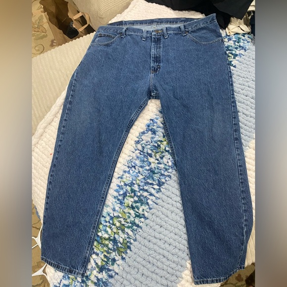 Wrangler Blue Relaxed Fit Jeans Classic Denim- Size men’s 44x30 (NWT) - Picture 2 of 10